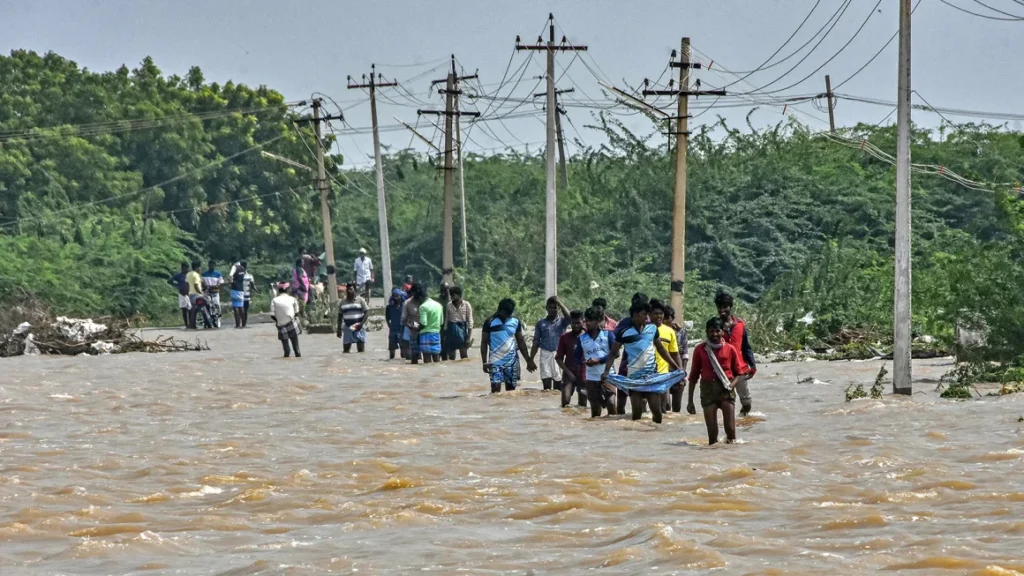 Berita Dunia Terbaru Tamil Nadu di India bersiap menghadapi hujan lebat lagi menyusul banjir bandang yang mematikan.