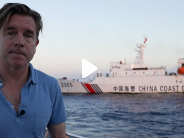 Menjalankan Misi kapal Filipina yang menghadapi tekanan Tiongkok