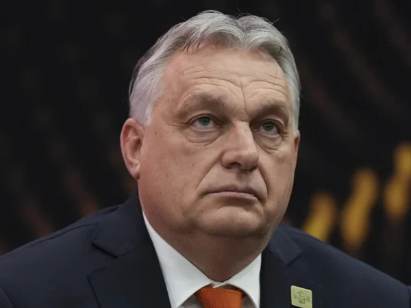 Mantan Presiden Trump memuji Viktor Orbán yang 'fantastis'