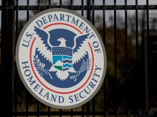 DHS mengidentifikasi 400 migran yang diselundupkan ke AS