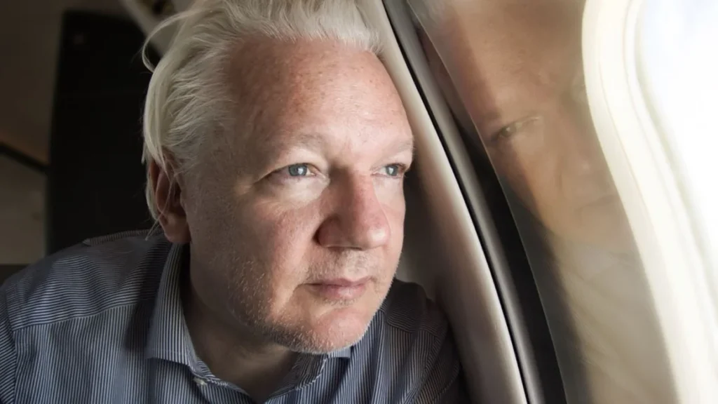 Dalam satu dekade, pengejaran global terhadap Julian Assange 