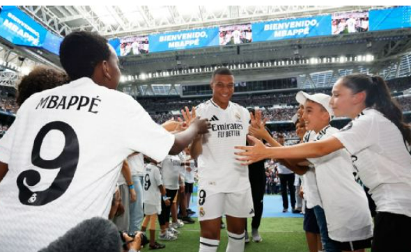 Selamat datang, Mbappé: Fans Madrid akhirnya bisa menyapa bintang baru klub
