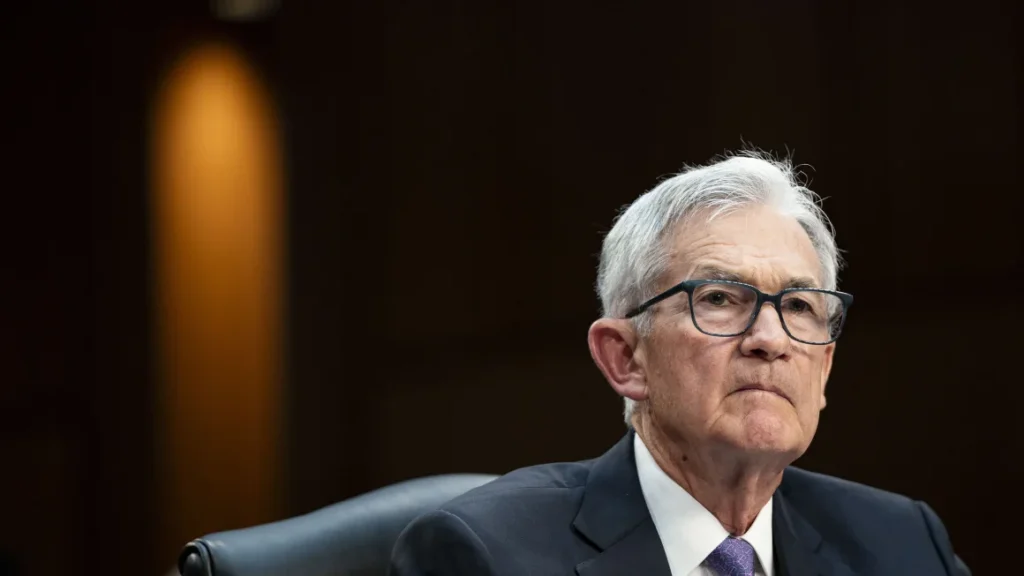 Trump mengatakan dia tidak akan memecat Ketua Fed Jerome Powell. 