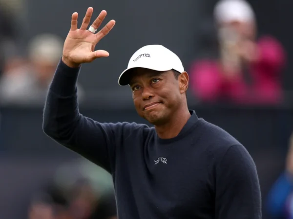 Tiger Woods gagal melakukan pemotongan besar ketiga