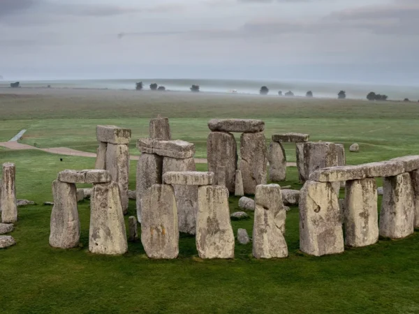 Pencarian asal usul Batu Altar misterius Stonehenge semakin intensif